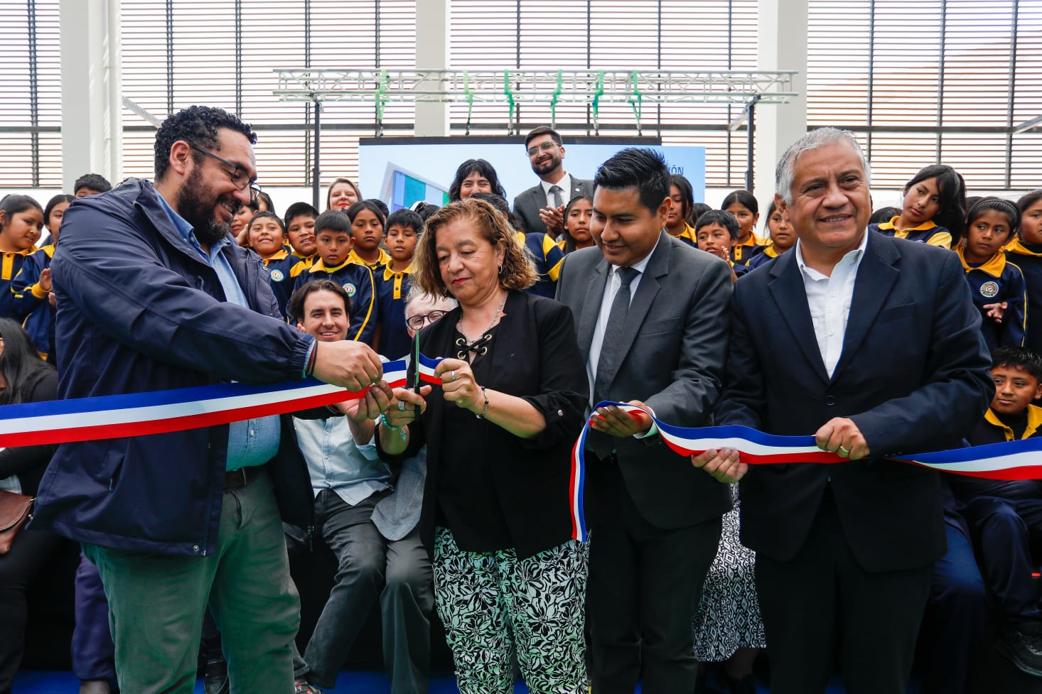 Gobierno inaugura establecimientos por más de $12 mil 800 millones para fortalecer la educación pública en Arica y Parinacota