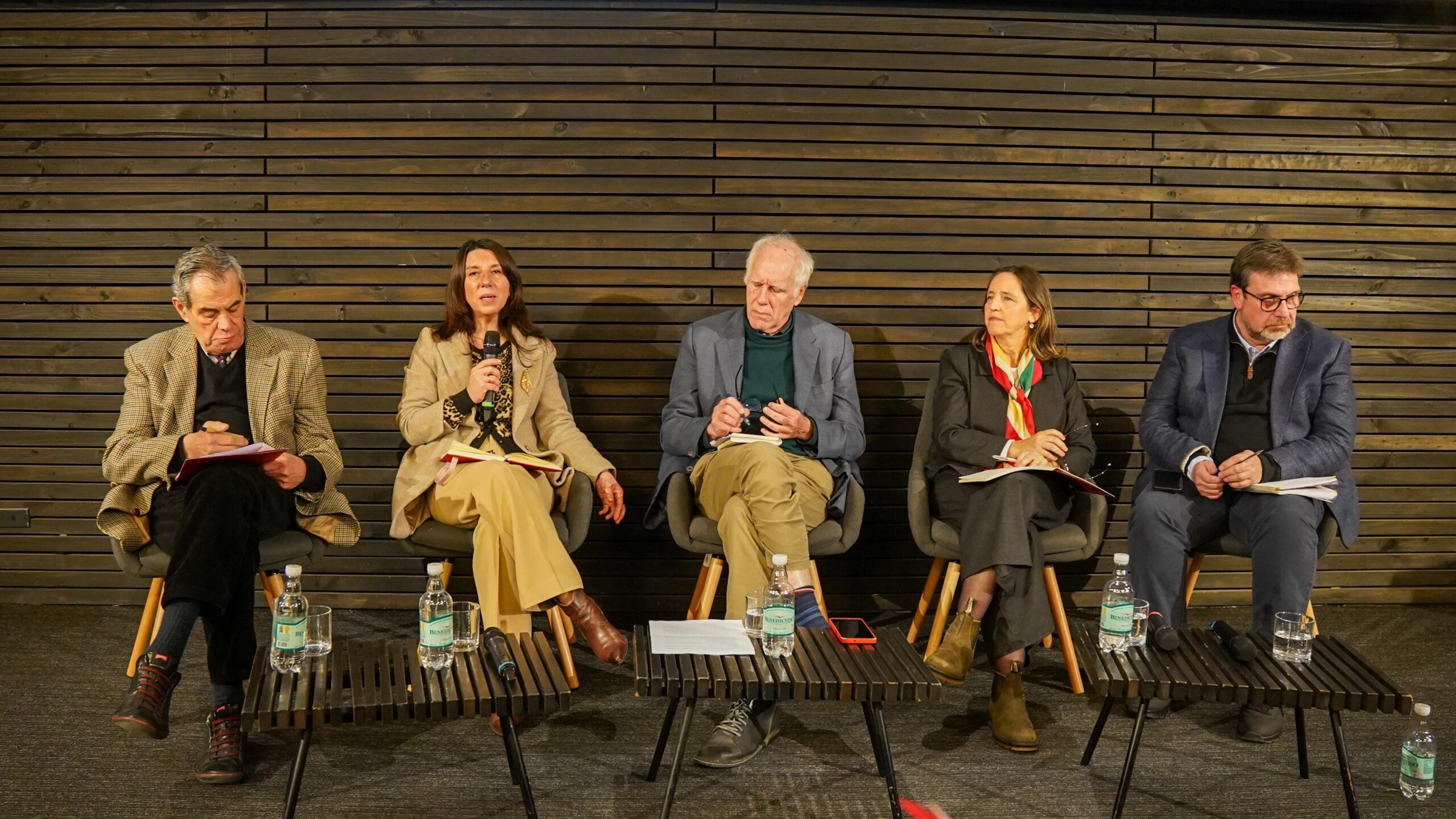 Directoras y directores de educación pública participan en Seminario Internacional “Liderar para mejorar los aprendizajes en los territorios”